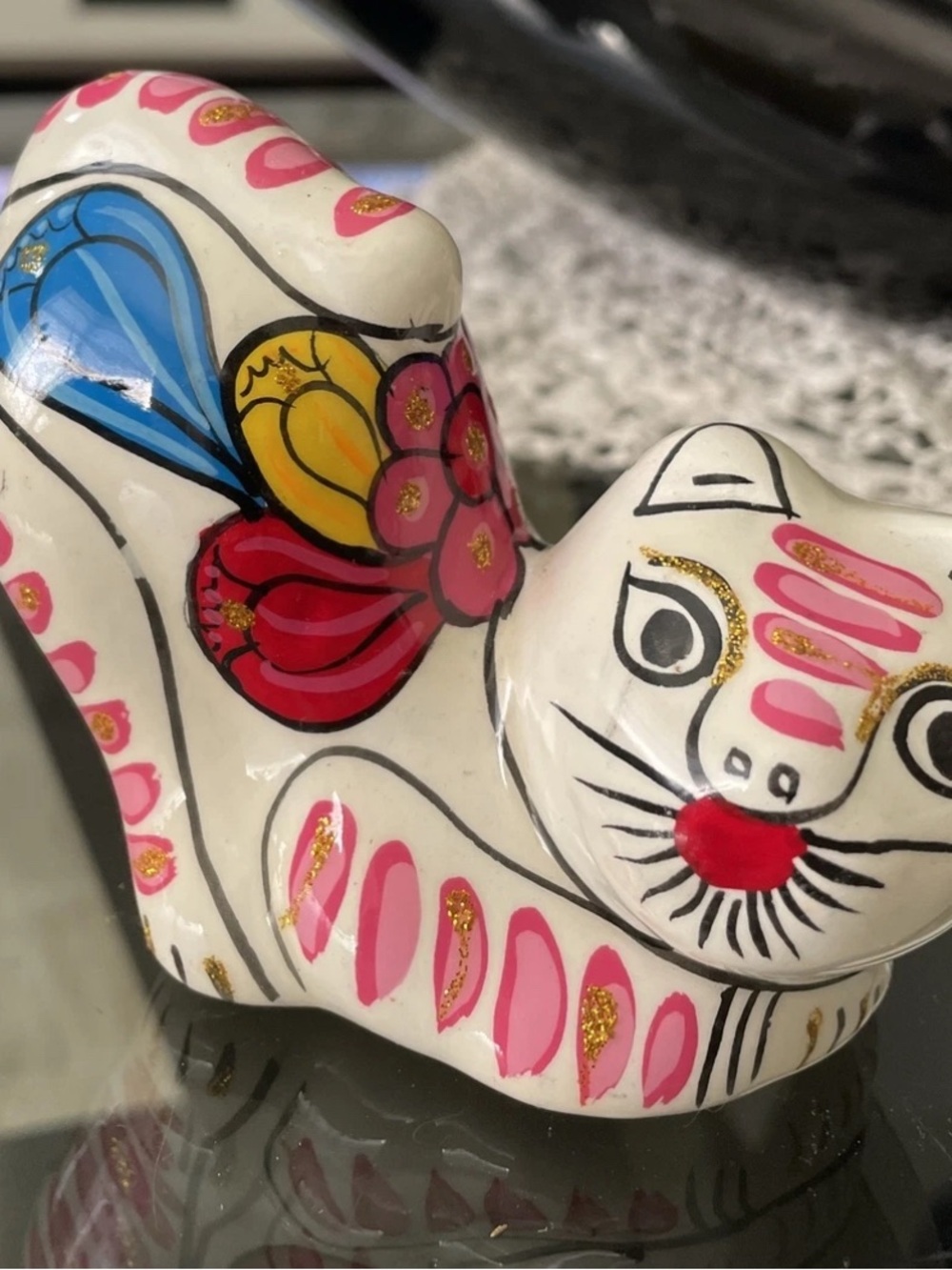 Mexican Talavera Style Pottery Cat figurine white multicolor folk art 2.5”x3”